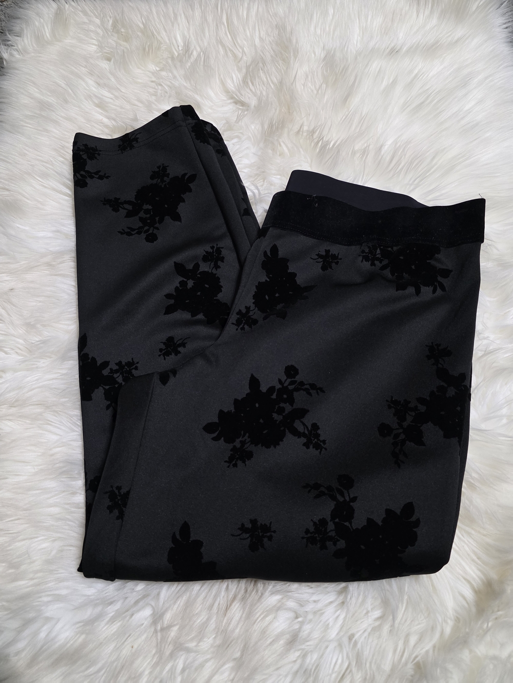 Liz Claiborne Black Velvet Floral Dress Pants